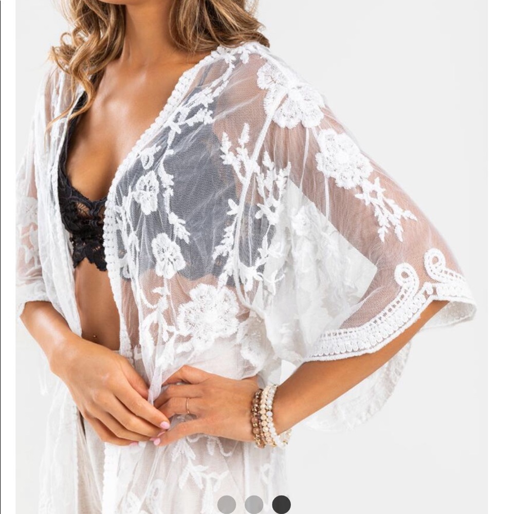 Francesca's Collections White Lace Kimono